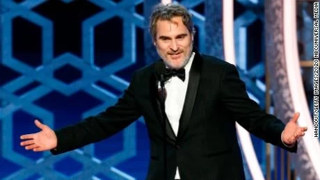 Τώρα σωθήκαμε! – Ο «Τζόκερ» Joaquin Phoenix θα φοράει το ίδιο σμόκιν για κάθε βραβείο για να καταπολεμήσει την «υπερθέρμανση του πλανήτη»